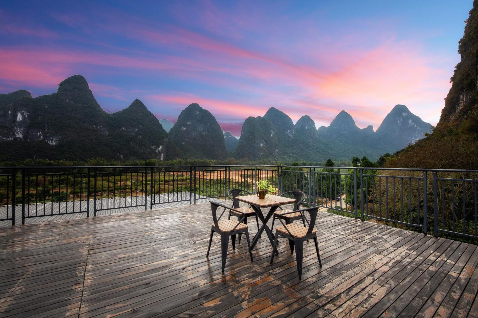 Leisure Courtyard Hotel Yangshuo-Free Shuttle Bus To Yangshuo Station Stay 2 Nights One Way Exterior foto