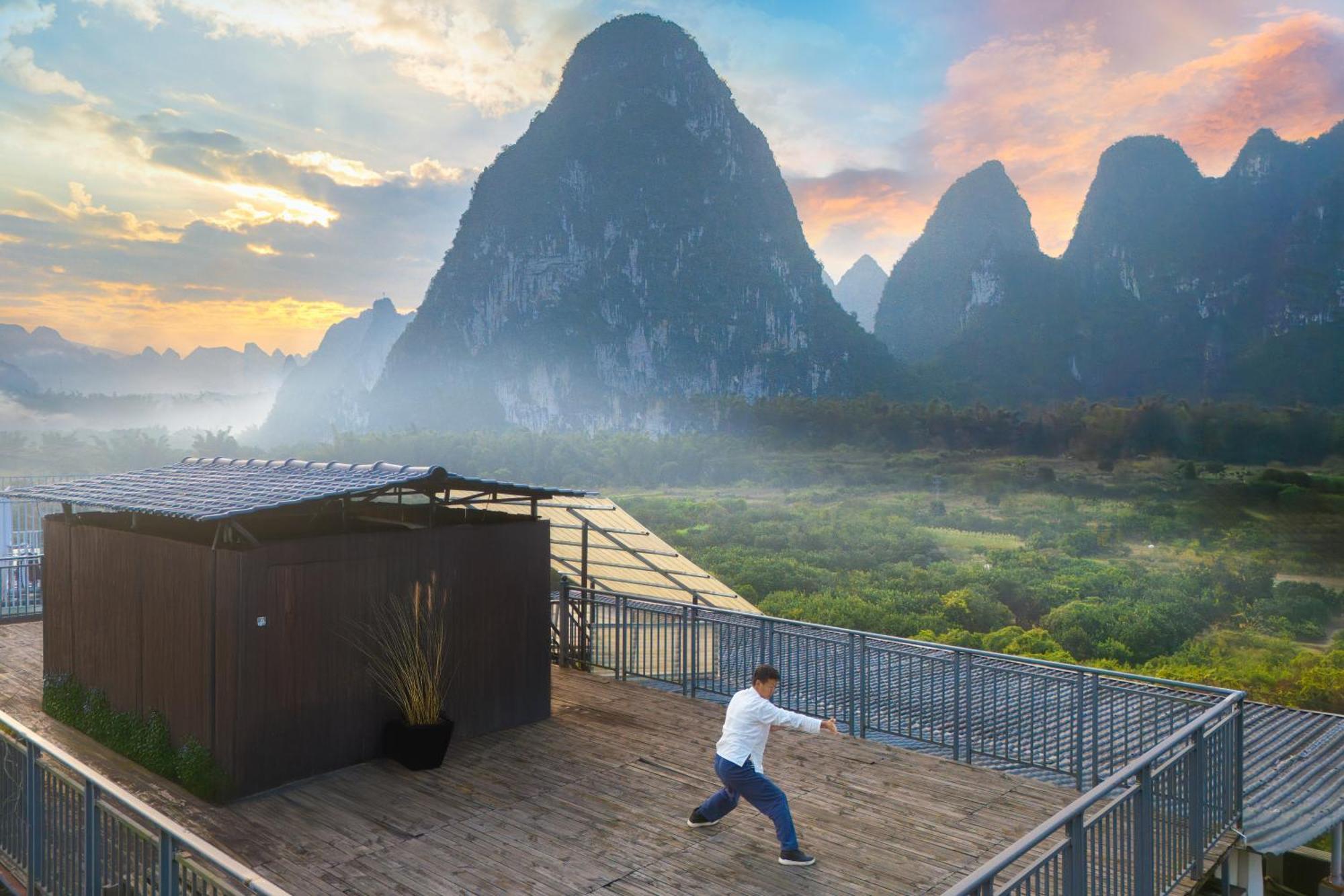 Leisure Courtyard Hotel Yangshuo-Free Shuttle Bus To Yangshuo Station Stay 2 Nights One Way Exterior foto