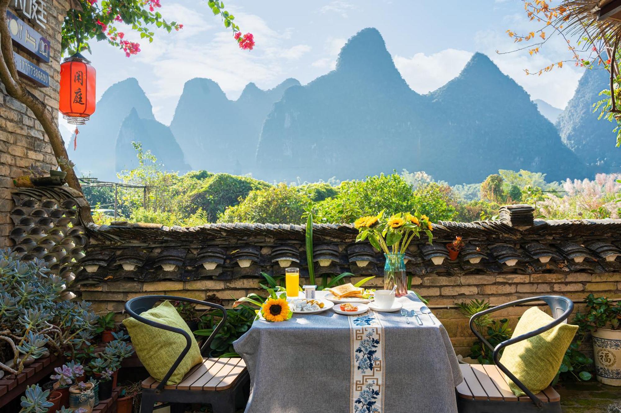 Leisure Courtyard Hotel Yangshuo-Free Shuttle Bus To Yangshuo Station Stay 2 Nights One Way Exterior foto