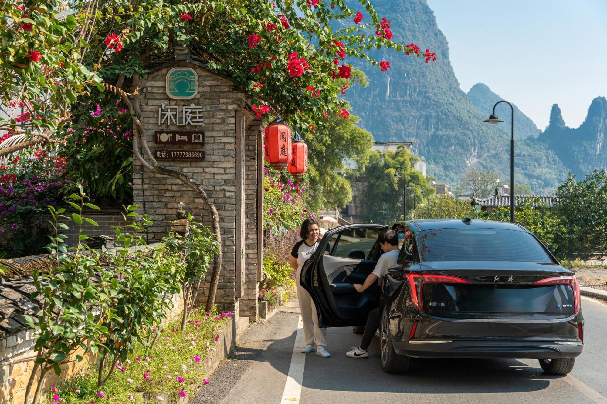 Leisure Courtyard Hotel Yangshuo-Free Shuttle Bus To Yangshuo Station Stay 2 Nights One Way Exterior foto