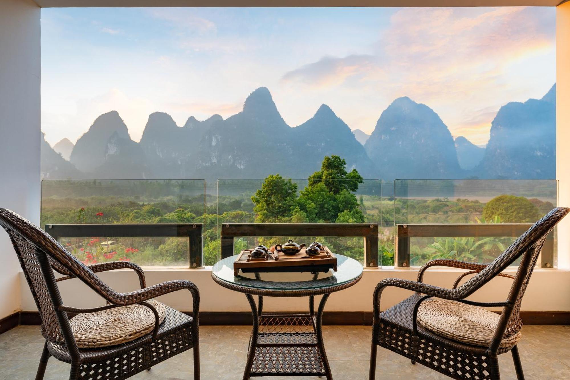 Leisure Courtyard Hotel Yangshuo-Free Shuttle Bus To Yangshuo Station Stay 2 Nights One Way Exterior foto