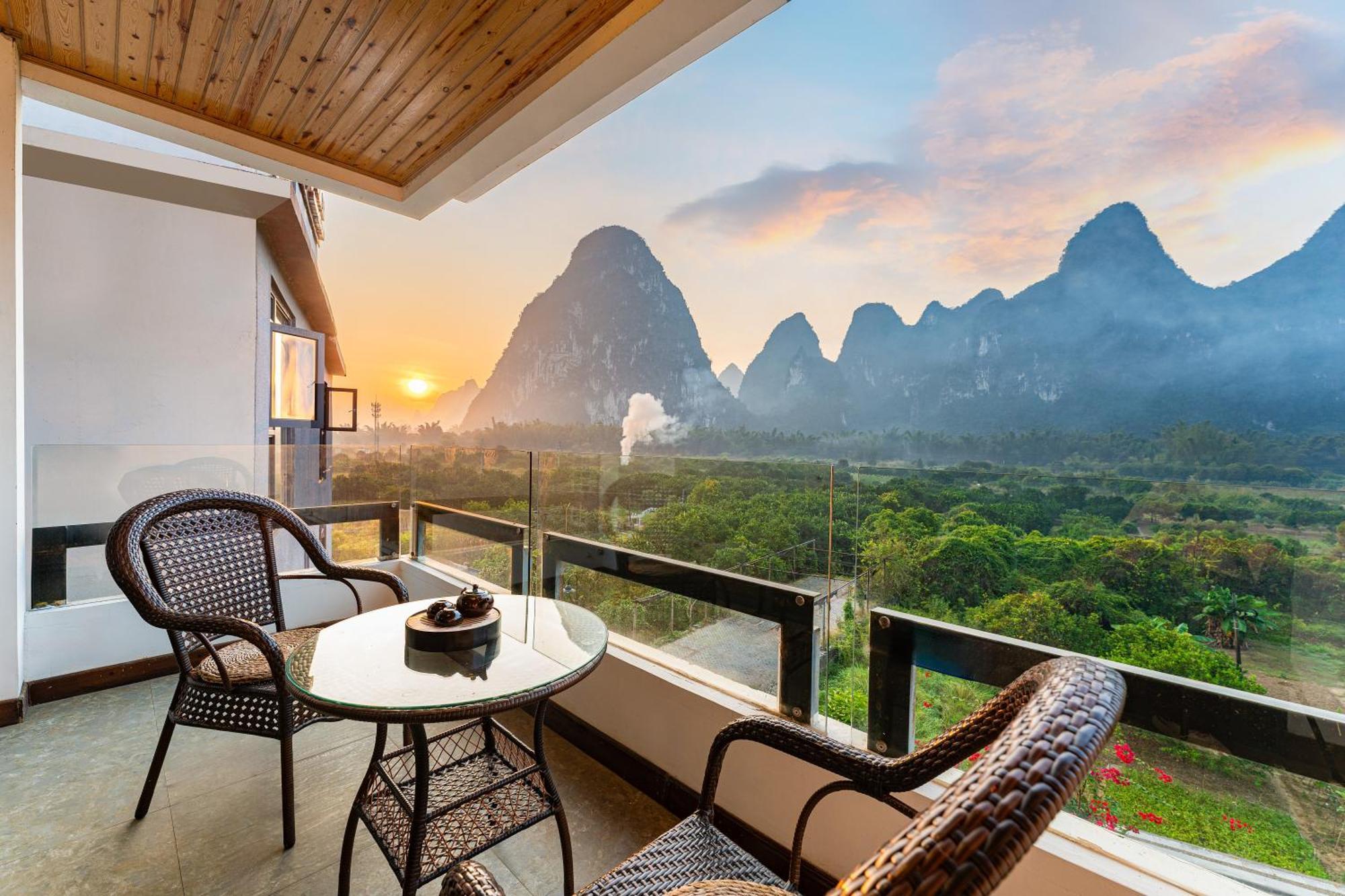 Leisure Courtyard Hotel Yangshuo-Free Shuttle Bus To Yangshuo Station Stay 2 Nights One Way Exterior foto